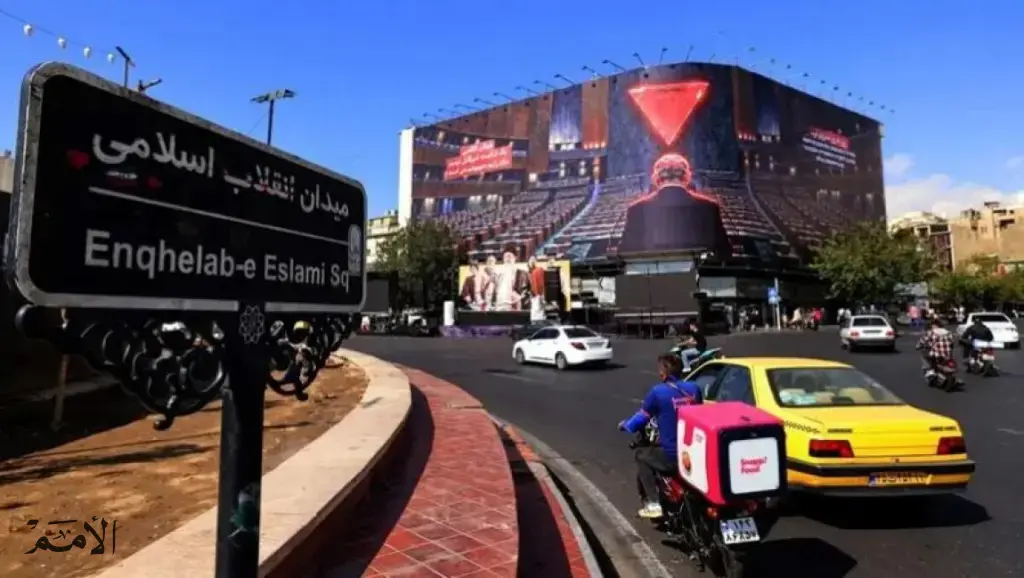 "كل شيء ممكن" .. ترامب يميل لعملية عسكرية واسعة ضد طهران