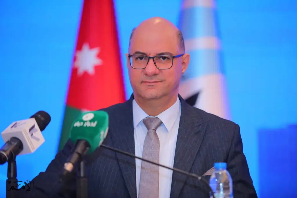 سيدُنا محروسٌ من عينِ البشر وأولُهم عيوني…