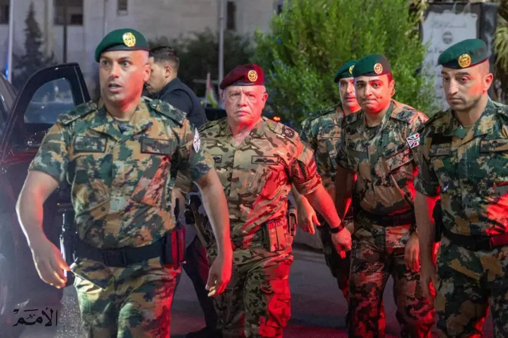 الملك في الكرك ويطمئن على صحة مصابي العملية الإرهابية