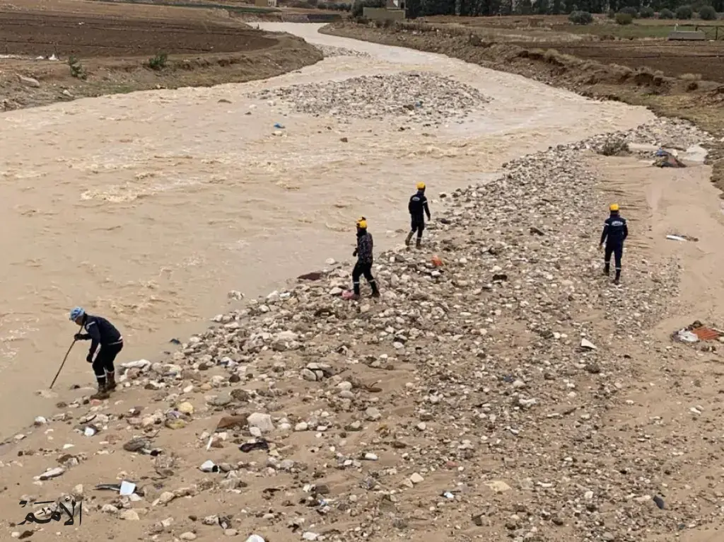 انتشال جثتي فتاتين جرفتهما السيول في مادبا والبحث عن مفقود بالبلقاء